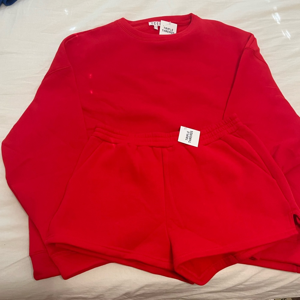 NWT daily drills set dupe!! Triple Threads. Red. Size large